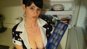 Read more about the article Heat Up Your Summer Sex With Ice